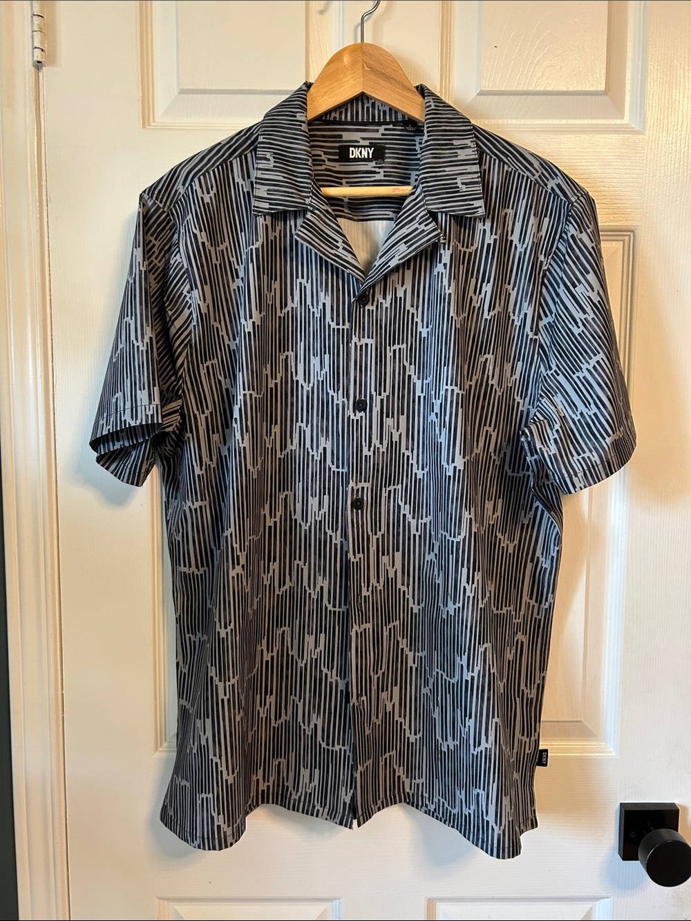 DKNY Black & Gray Short-Sleeve Button Down Shirt